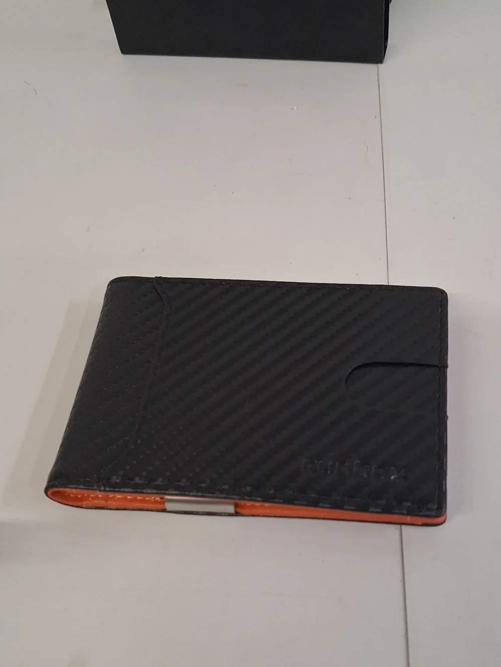 NWT RUNBOX Wallet for Men, Slim Leather Bifold, RFID Blocking Card Holder Black